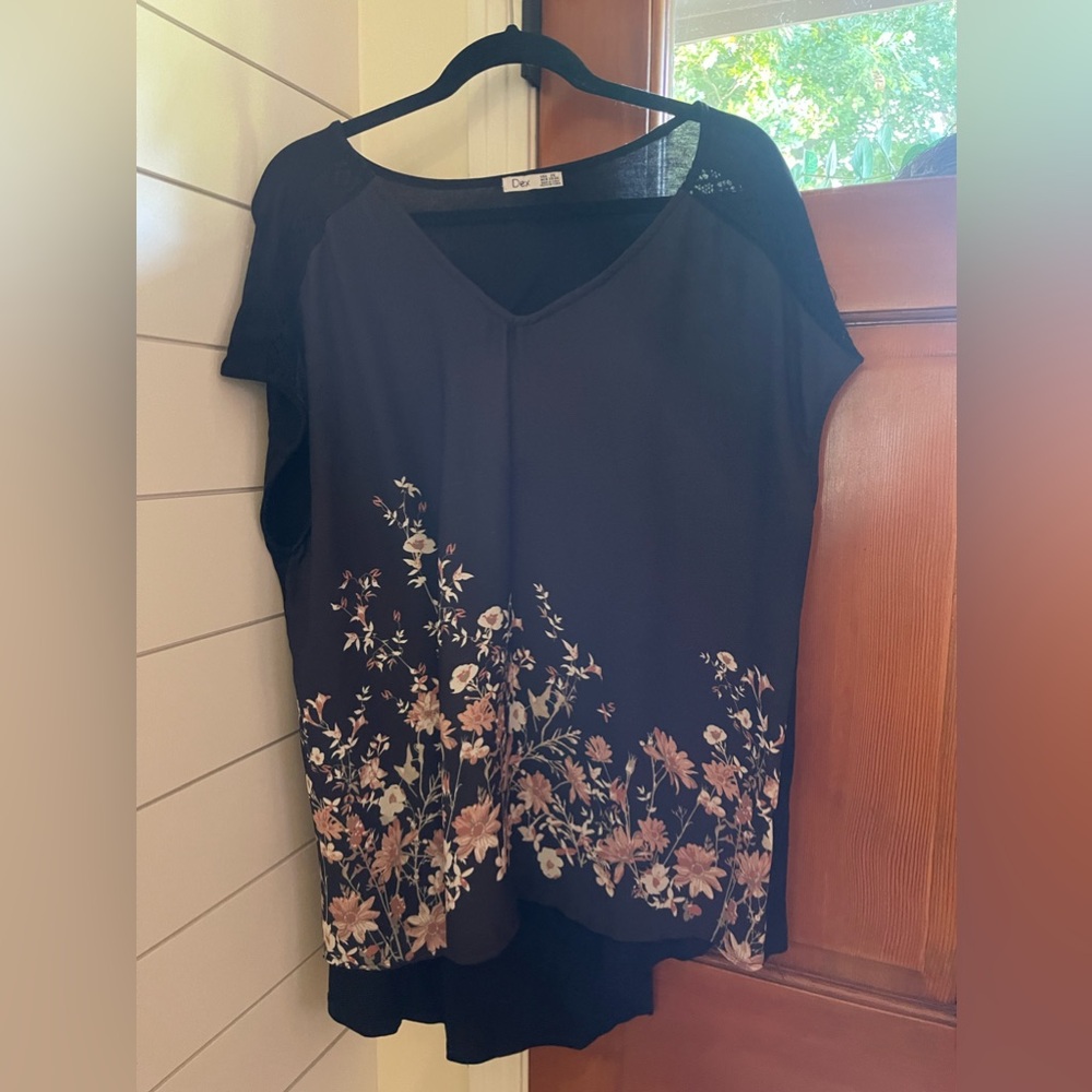 Women’s 2x Dex blouse with key hole back